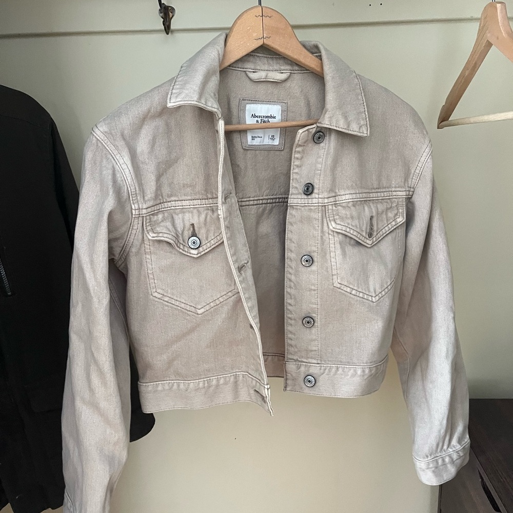 Abercrombie & Fitch Cropped Jean Jacket